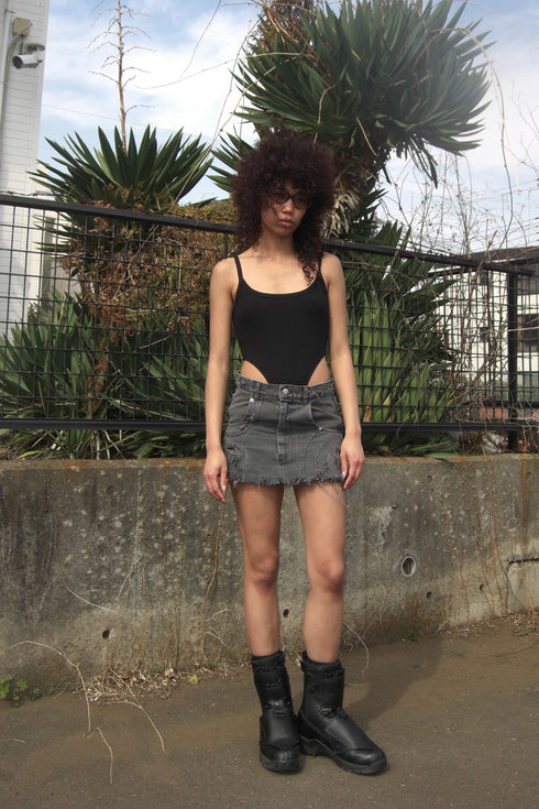 FRAYED CIRCLE CUT-OUT MINI SKIRT -BLACK- *Last1